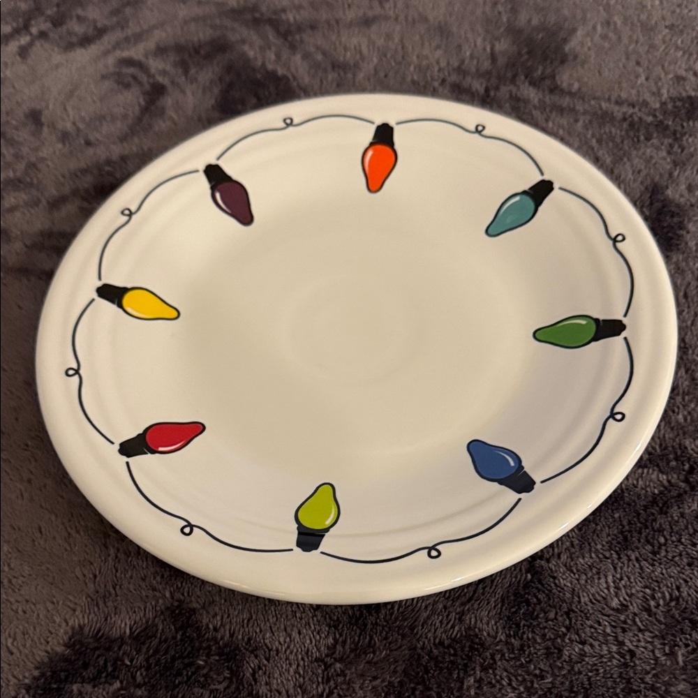 Fiestaware Christmas Holiday ‘String of Lights’ 9” luncheon plate